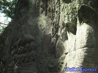 仏教様式の彫刻