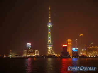 外灘(バンド)から見た夜の浦東