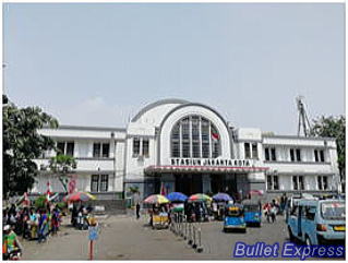 ジャカルタ・コタ駅(Stasiun Jakarta Kota)の駅舎