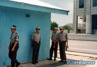 軍事停戦委員会会議場より